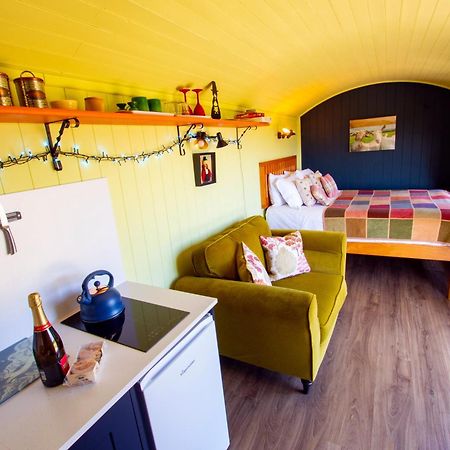 The Gambo Shepherd'S Hut Kidwelly Экстерьер фото
