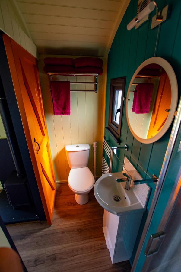The Gambo Shepherd'S Hut Kidwelly Экстерьер фото