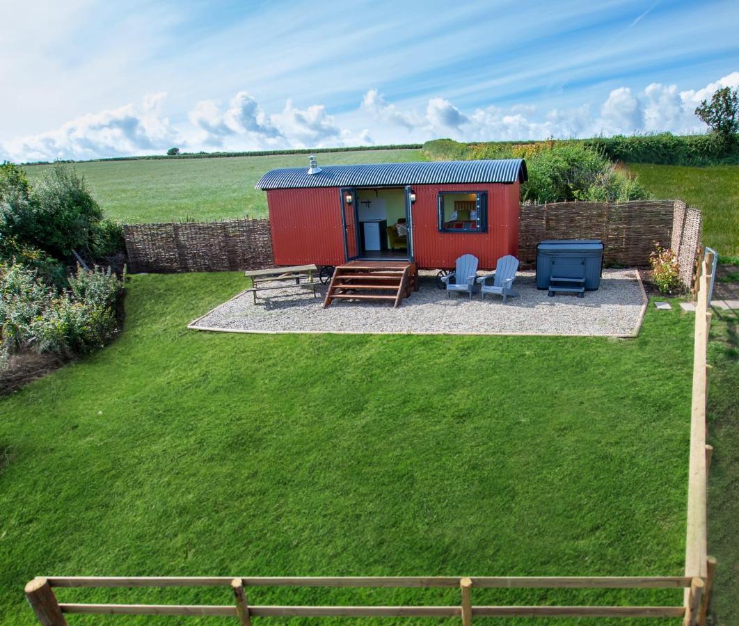 The Gambo Shepherd'S Hut Kidwelly Экстерьер фото