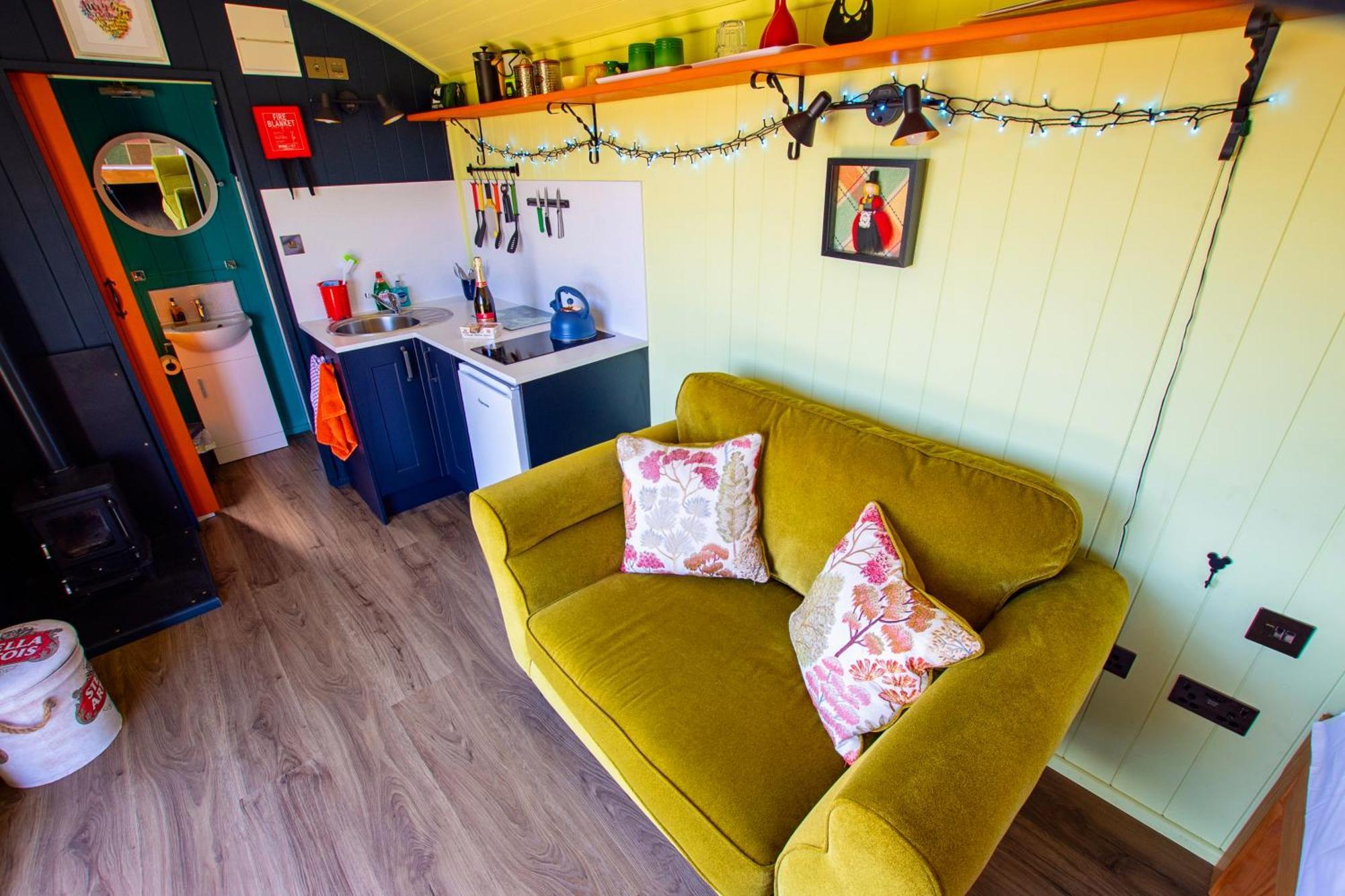 The Gambo Shepherd'S Hut Kidwelly Экстерьер фото